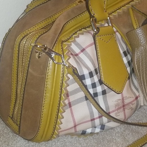 Burberry Plaid Duffle/Travel Leather Tassel Bag - Picture 5 of 15
